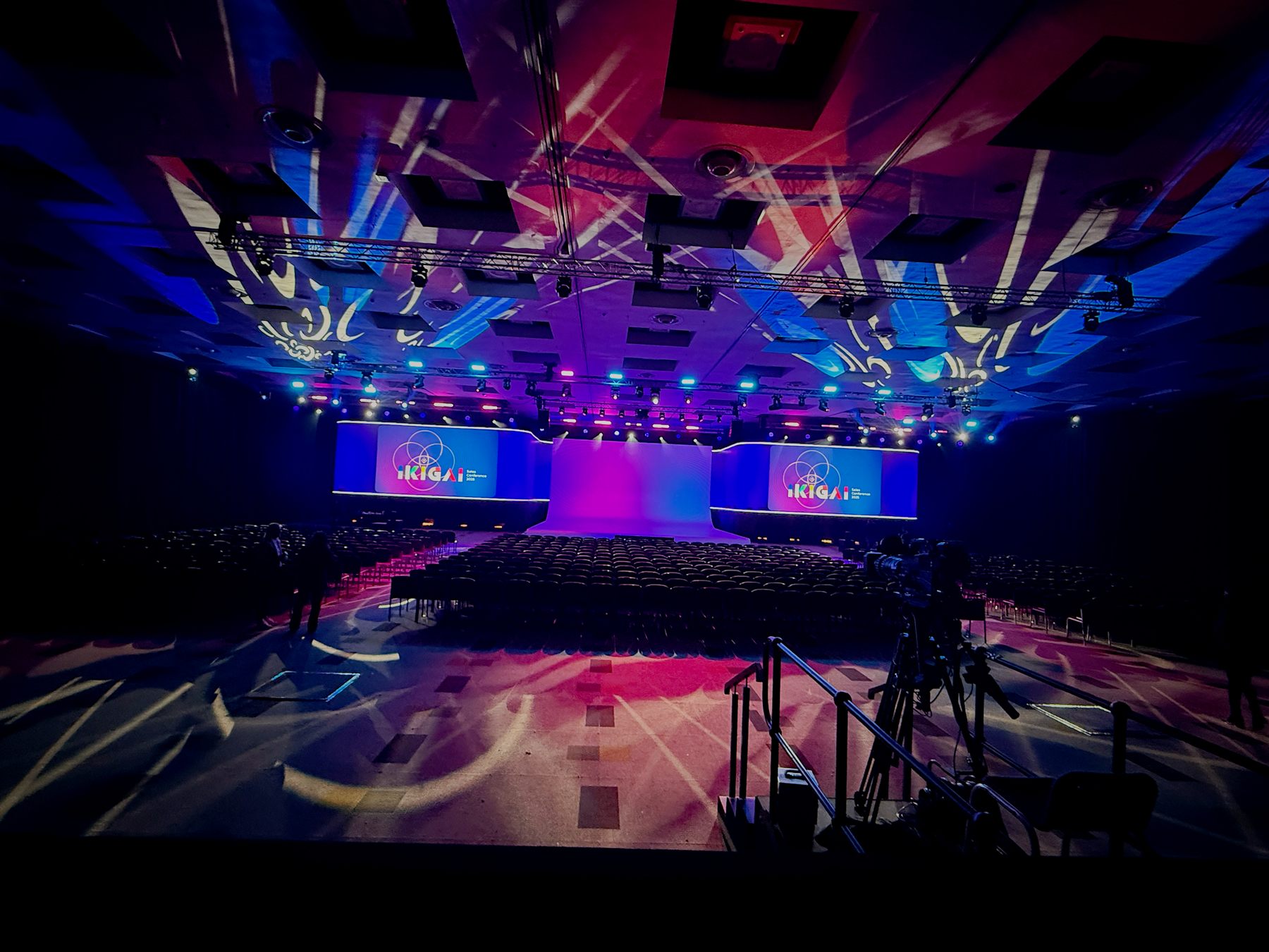 Discovery Conference — lighting and set detail